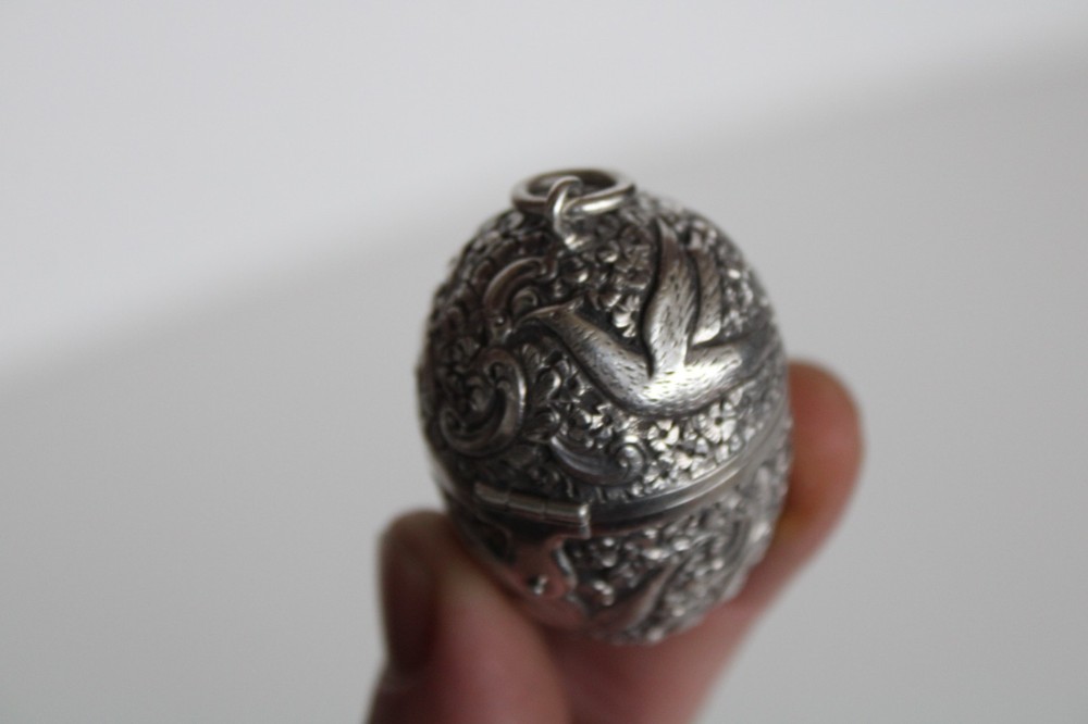 Antique 19th Century Sterling Silver Phoenix Egg Etui Thimble Case & Thimble