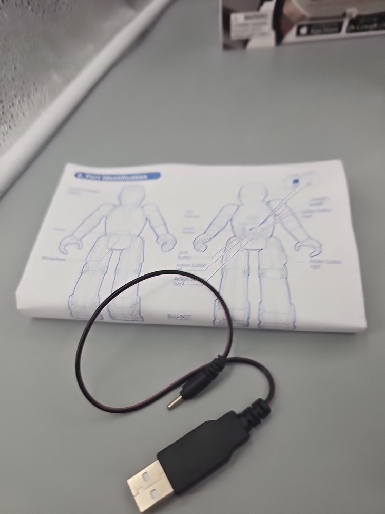 Silverlit Blu-Bot Intelligent Robot - Iphone Ipad Ipod Touch & Android Devices