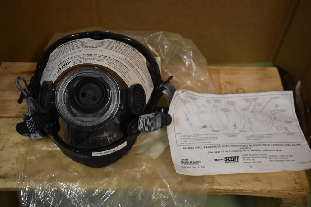 Scott Technologies  804871-32 Breathing Equipment Facepiece