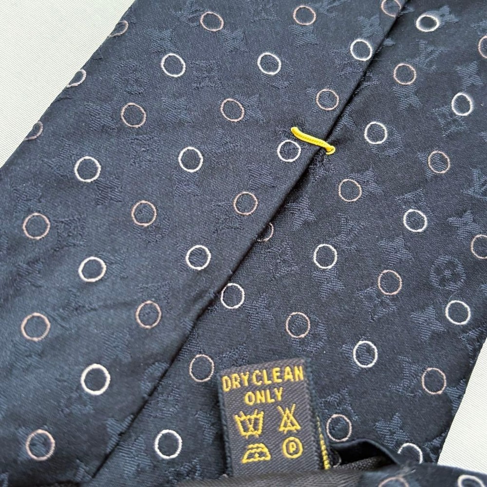 Louis Vuitton tie monogram silk black
