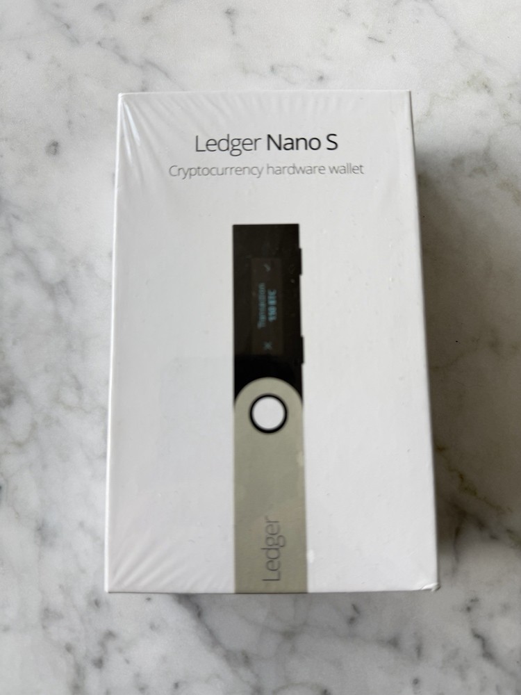 Ledger Nano S Crypto Cryptocurrency Hardware Wallet Cold Storage Bitcoin ETH SOL