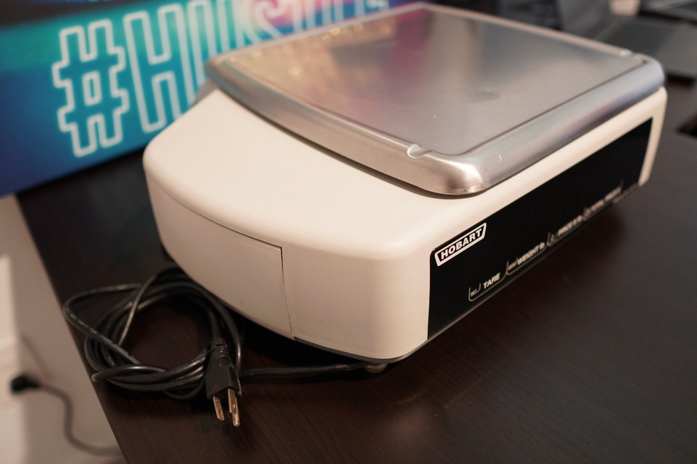 HOBART QUANTUM SCALE - USED
