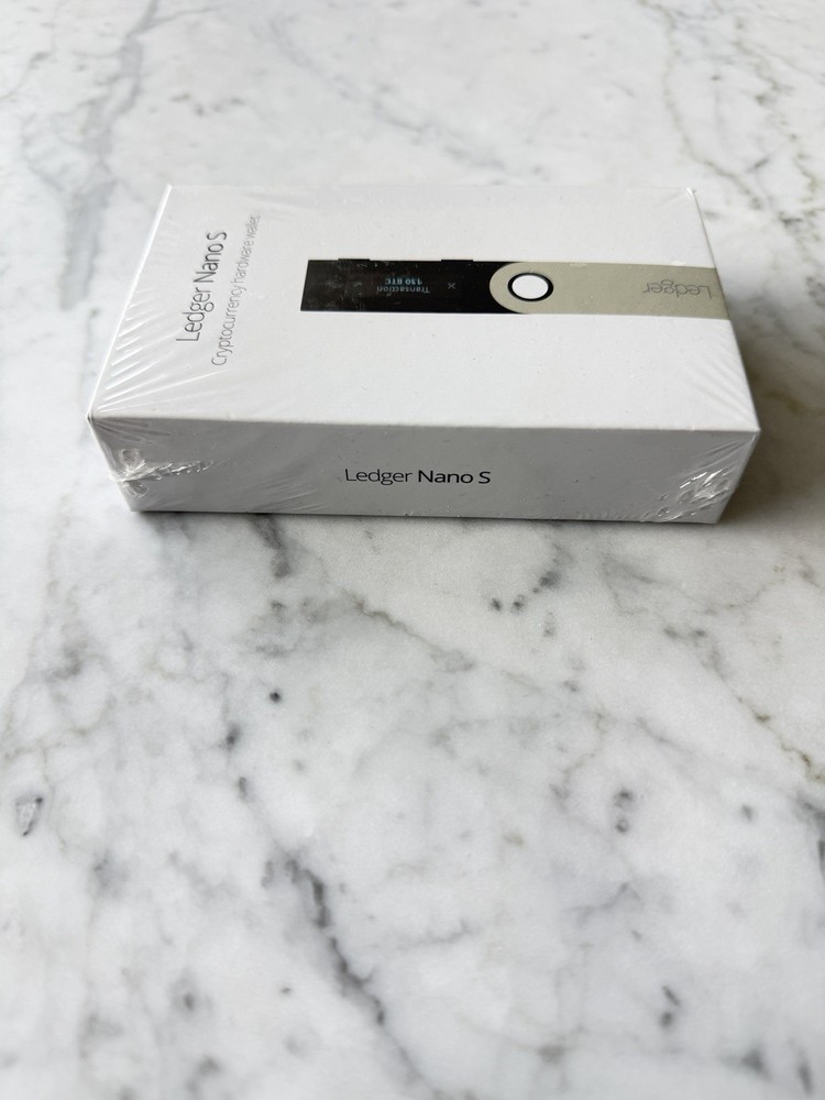 Ledger Nano S Crypto Cryptocurrency Hardware Wallet Cold Storage Bitcoin ETH SOL