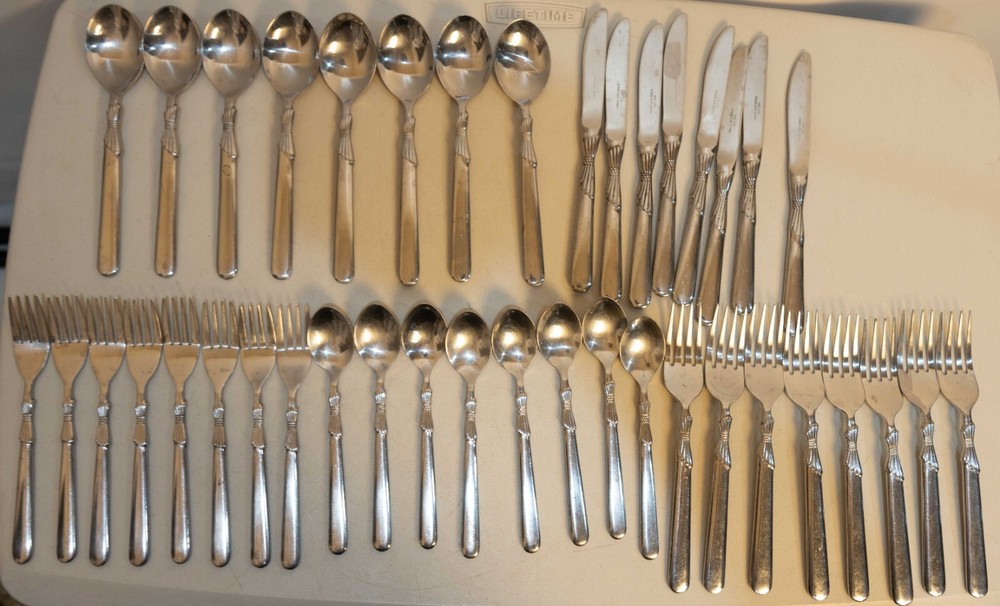 40 Hampton Silversmith Bow Stainless Flatware Silverware Forks Spoons Knives
