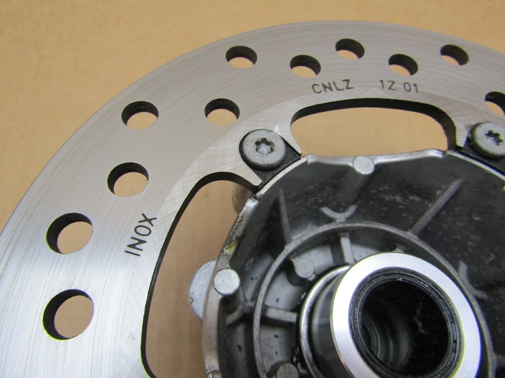 Piaggio 1 2022 front hub (13479)