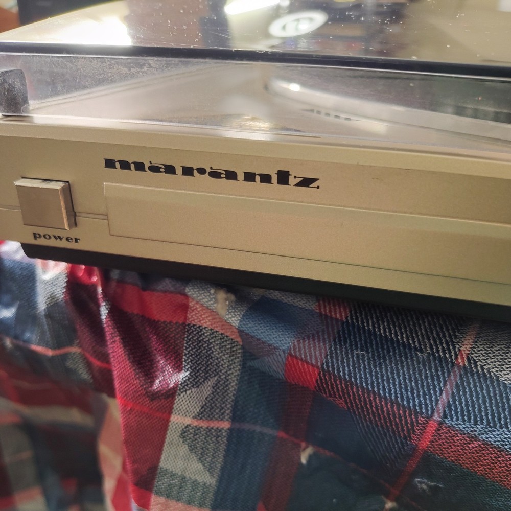 Marantz Gold Full Automatic Direct Drive Turntable TT-530. does play