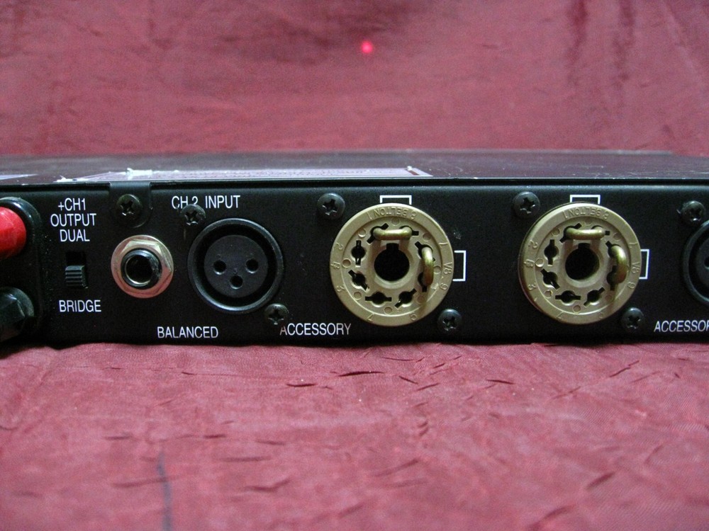 Electro-Voice EV 7100 Stereo Power Amplifier - TESTED Working Great