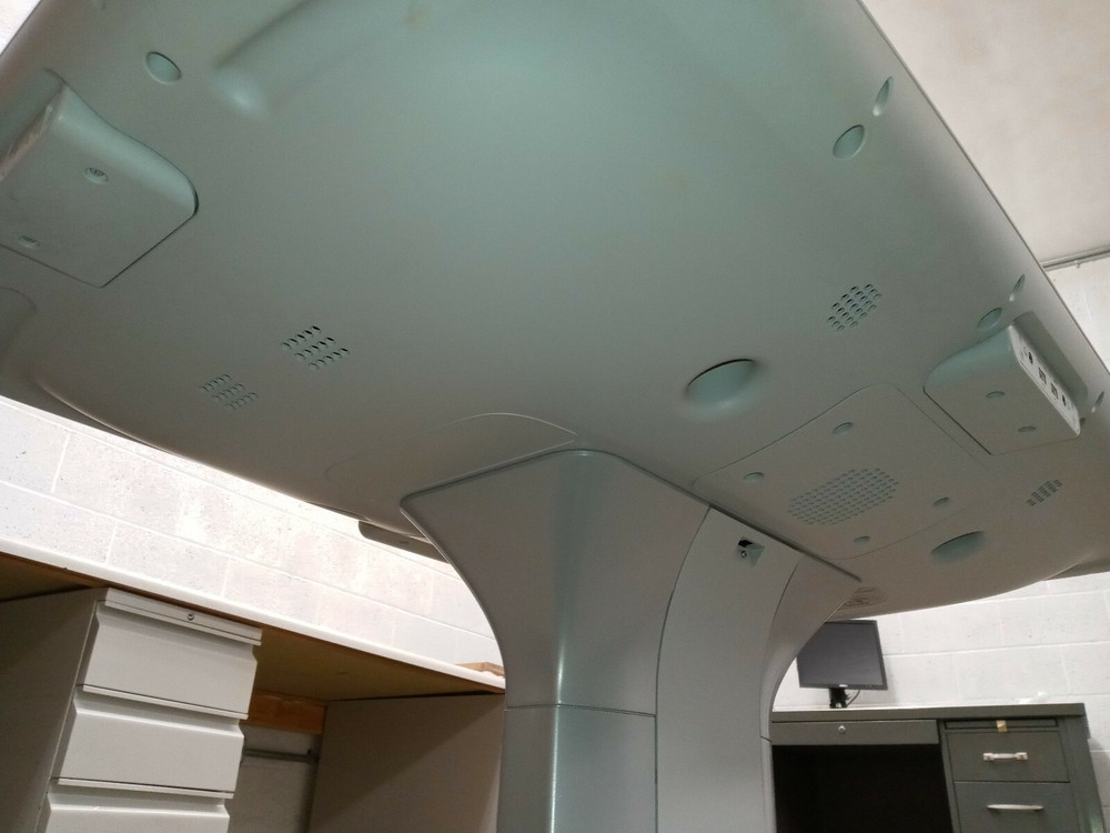 Smart Table 442i Collaborative Learning Center