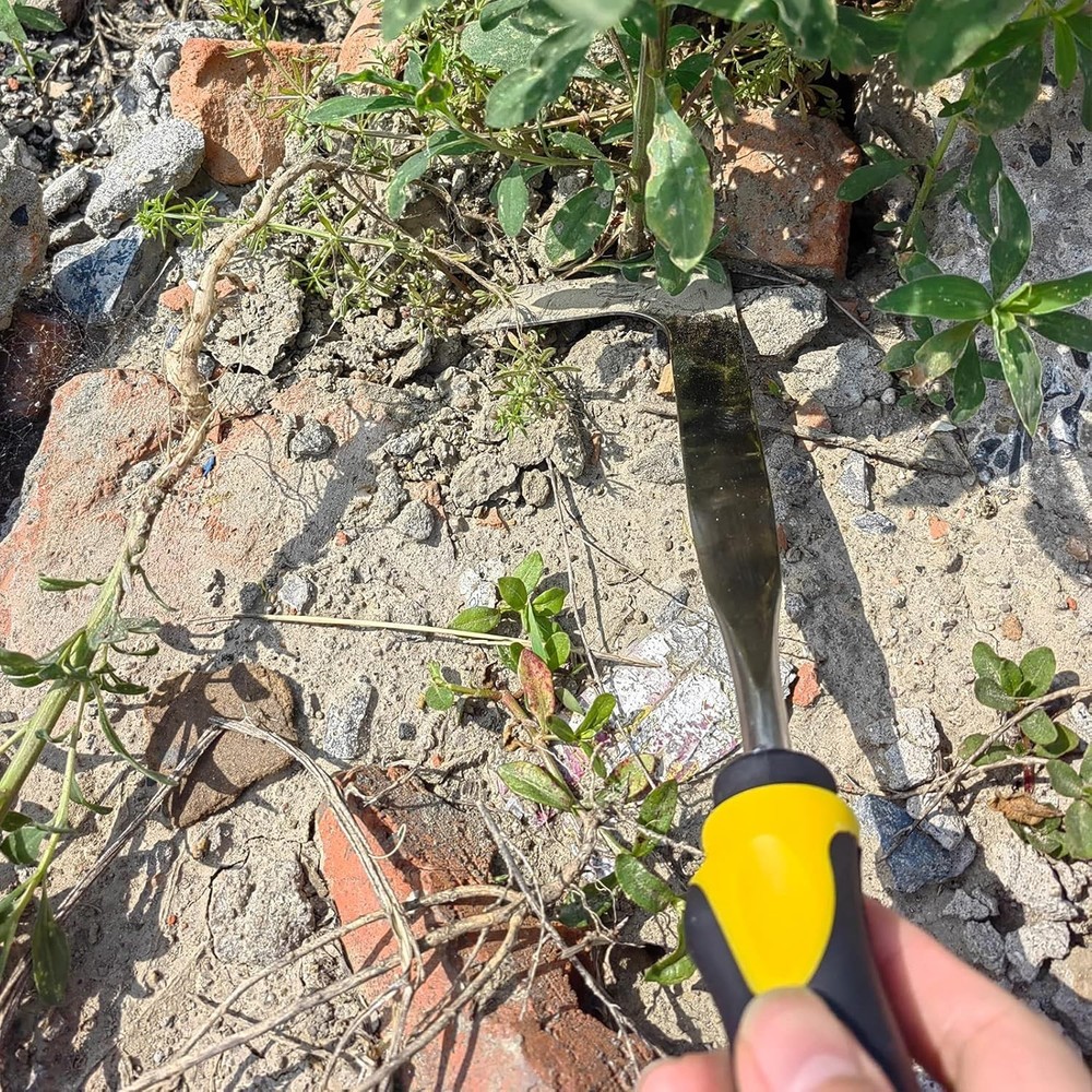Lightweight and Efficient Crack Weeder - Essential Tool for Garden Maintenance