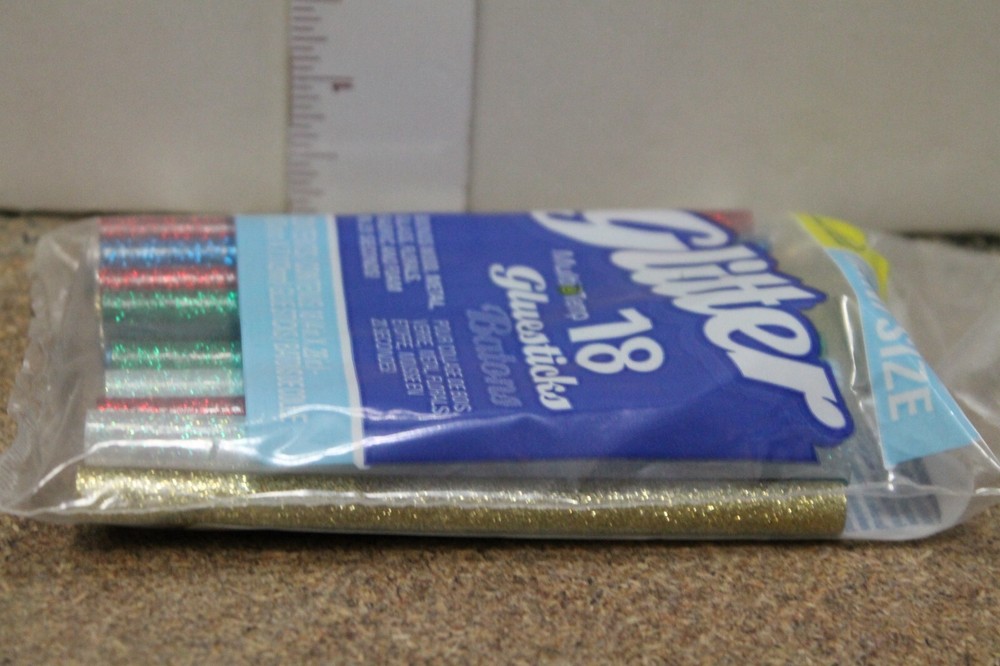 Glitter GLUE STICK Ad-tech mini size, 18 count 4"x.28") NEW