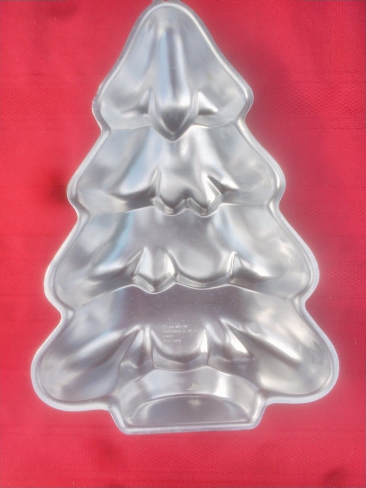 Wilton Christmas Tree Cake Pan + Valentine & Easter Egg  