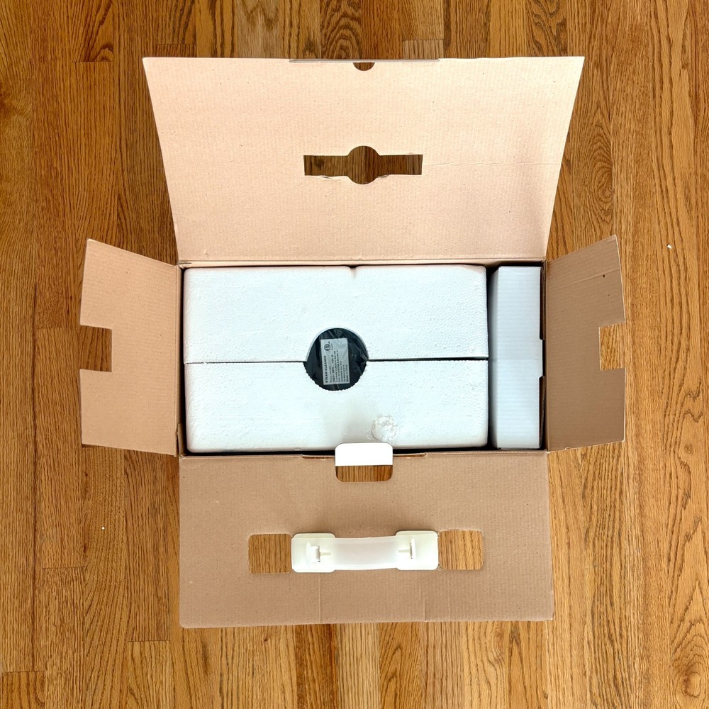 Scunzi Steamer Model SS1000 – New Open Box
