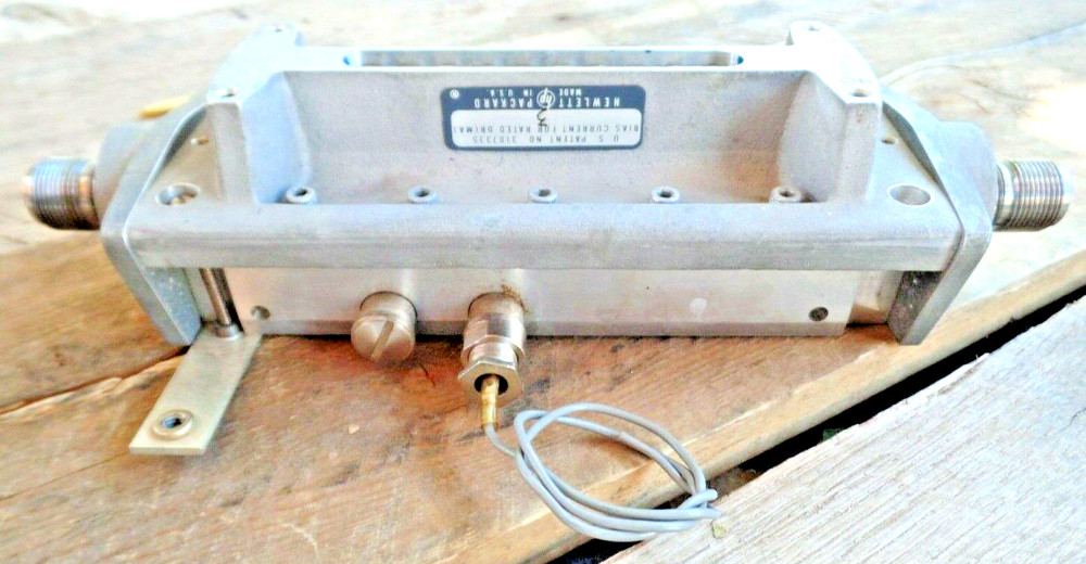 Signal Generator Modulator Hewlett Packard HP 08694-6111 TESTED