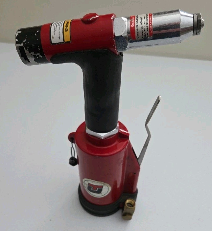Universal Tool UT8910 Pneumatic Blind Riveter Tool 1/8" Rivet 90 Psi