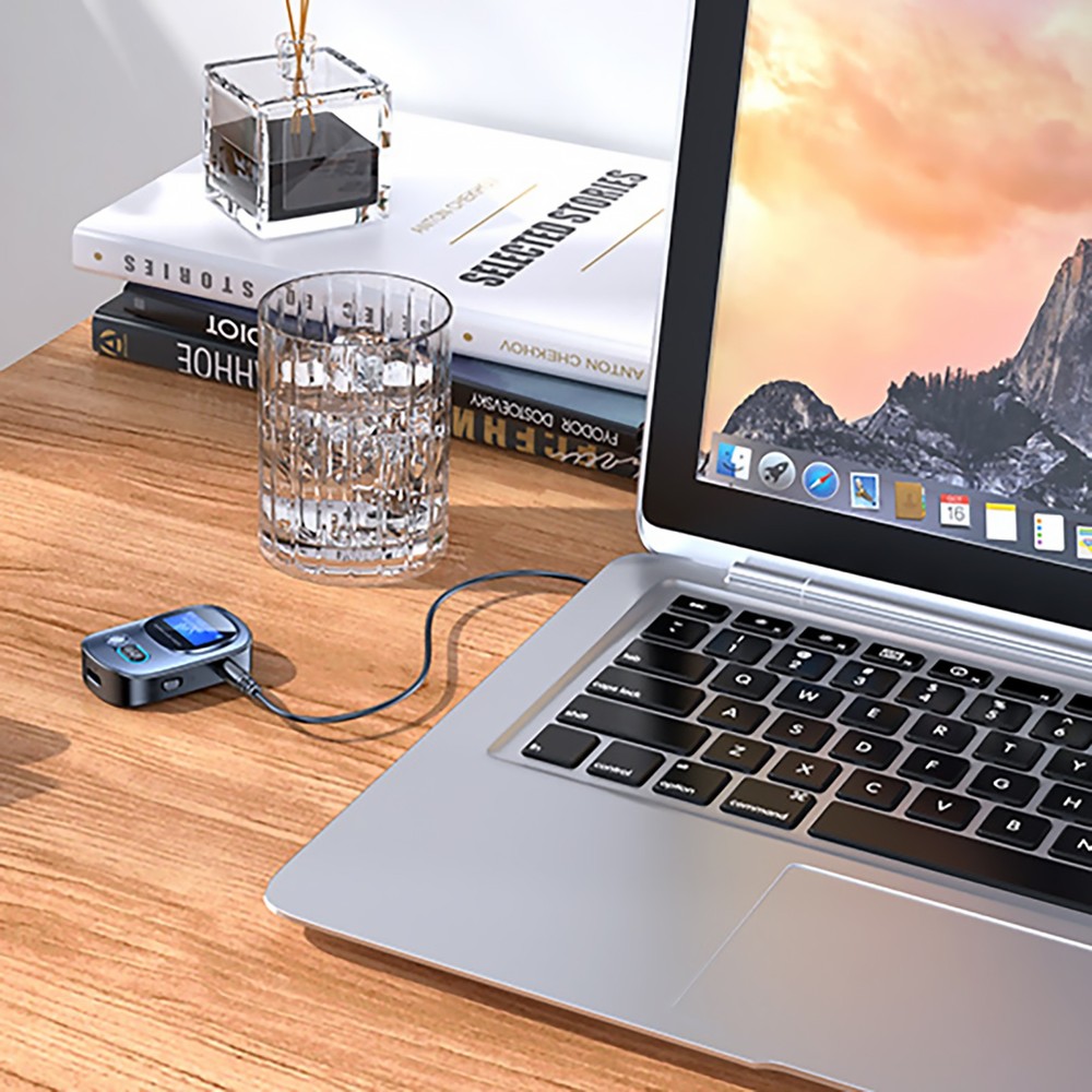 1*Bluetooth 5.3 USB Wireless Transmitter Receiver Audio Adapter 3.5mm Aux