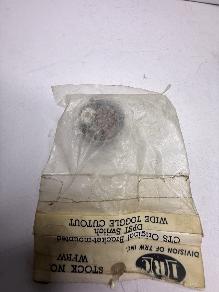 IRC CTS DPST Toggle Switch WFRW Bracket Mount Wide Toggle Cutout NOS