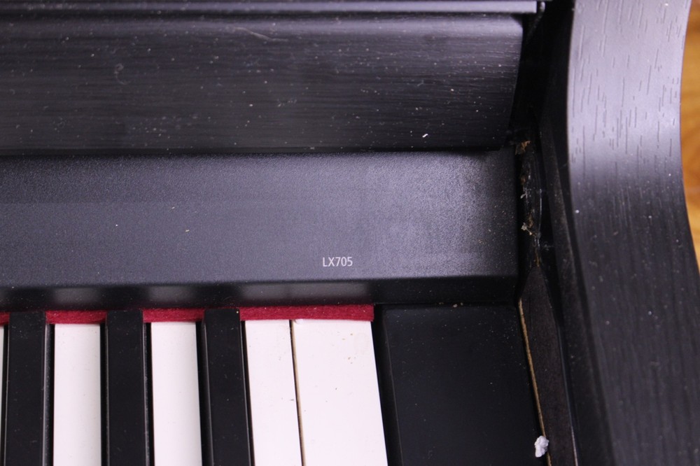 Roland LX705 Digital Piano ISSUE