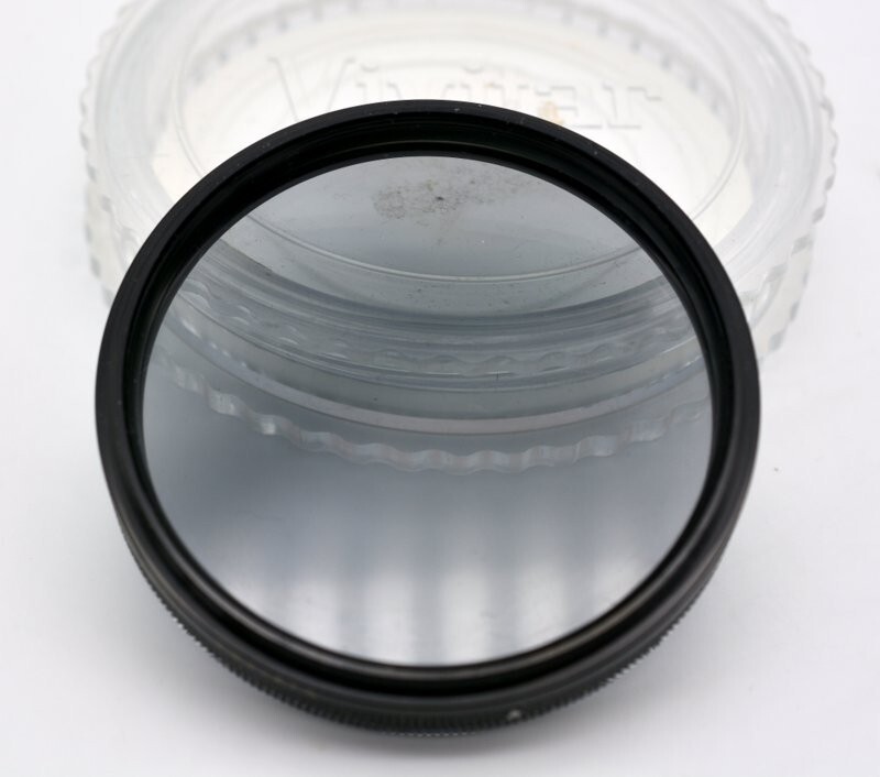 VIVITAR 58mm POLARIZING FILTER AND PLASTIC CASE, JAPAN