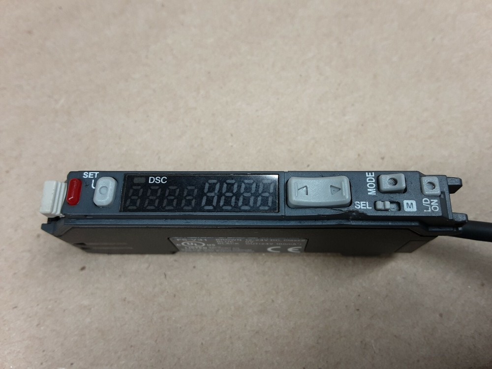 Keyence FS-V31 Fiber Optic Sensor #1003J8*AD