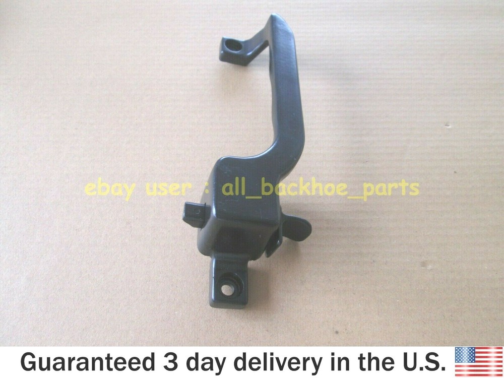JCB BACKHOE - LEFT HAND LATCH HANDLE REAR WINDOW (PART NO. 331/28233)
