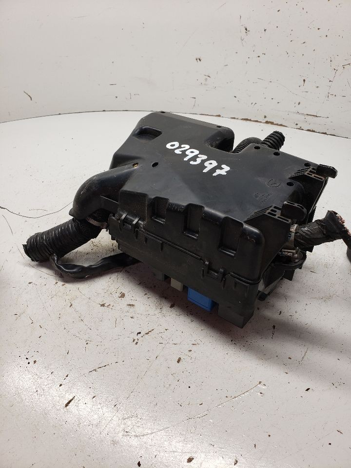 Used Fuse Box Engine fits: 2011 Mazda 3 Grade A