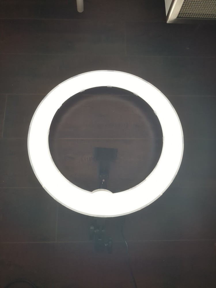 Neewer 18-inch SMD LED Ring Light - Excellent Condition