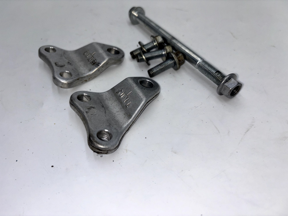 2012 07-13 YAMAHA WR250F BRACKET FRONT LOWER
