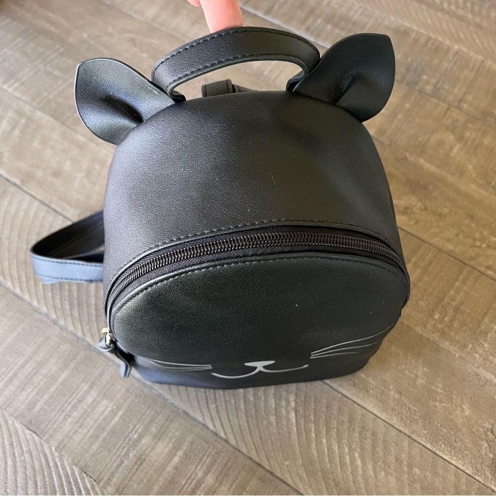 T-Shirt And Jeans Cat Adjustable Straps Backpack Black