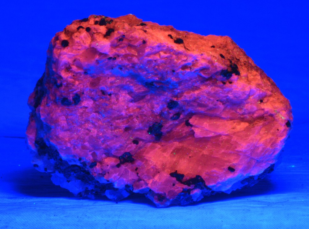 #5140 Fluorescent Mineral - Franklin New Jersey