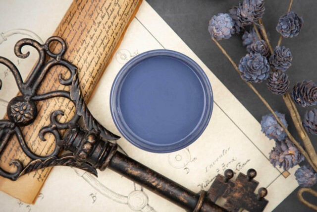 Dixie Belle Chalk Mineral Paint - Yankee Blue - 16oz