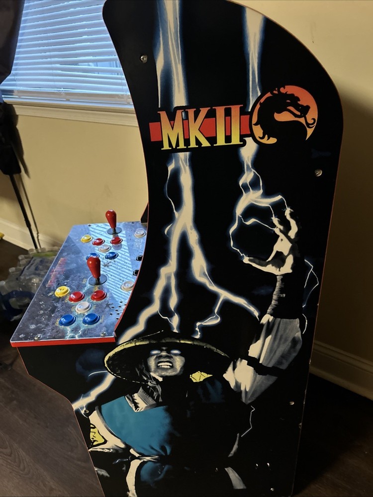Mortal Kombat 2 Arcade Machine. Midway arcade 1 Up