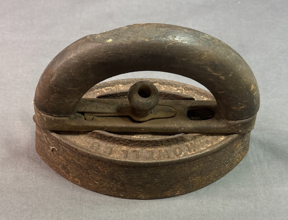 Antique Howell Co. Geneva Ill. - Solid Iron with Wooden Handle