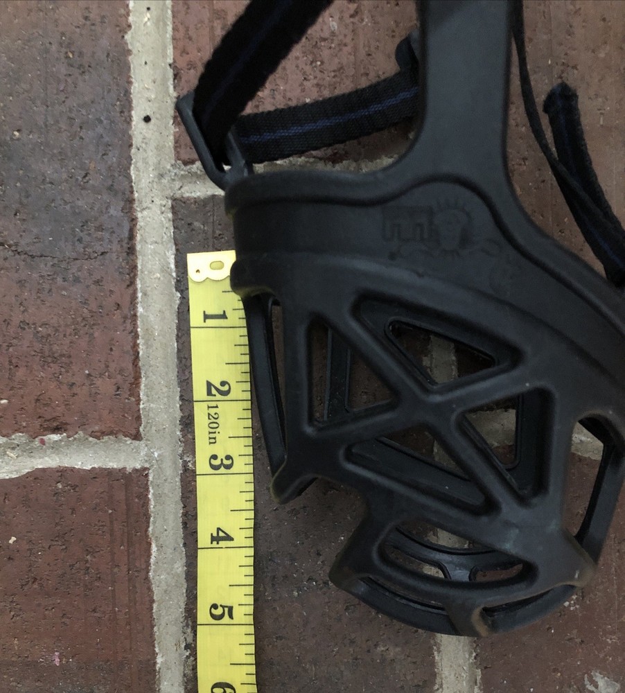 Dog Muzzle Medium Size 4 13” Circumference 6” Long Black Nylon Adj. Strap