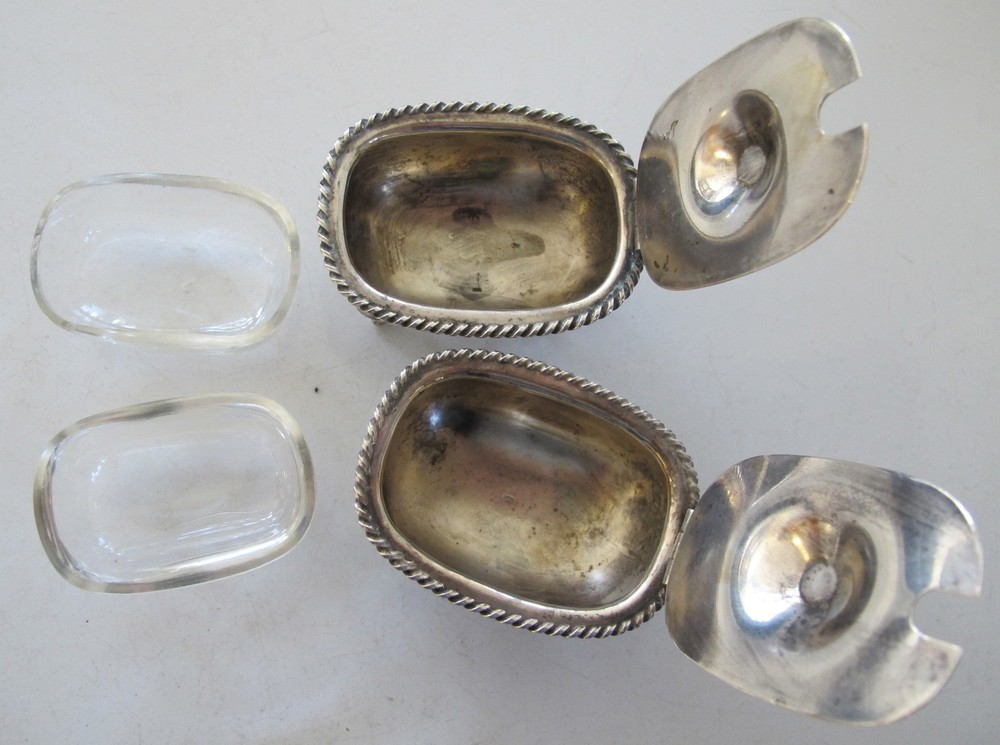 Two 800 SILVER Footed Peruzzi ITALY BATHTUB SALT CELLARS - Glass Lined