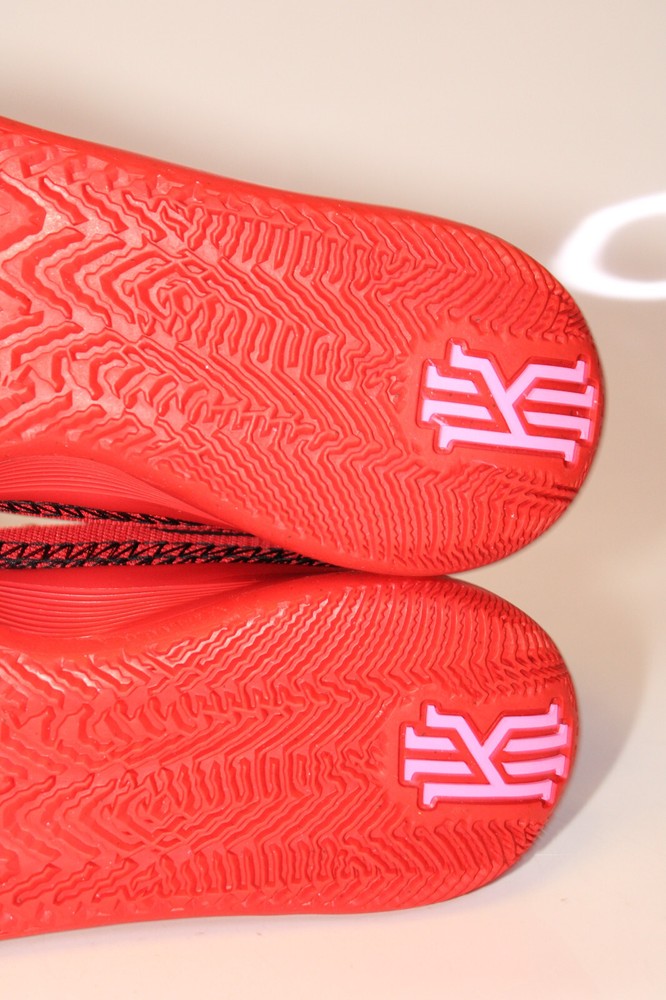 Nike Kyrie Flytrap 6 University Red DM1125-600