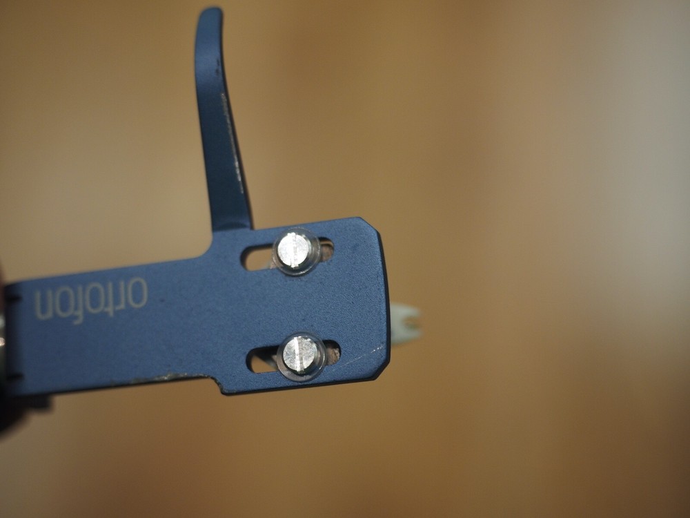 Ortofon OM Scratch Cartridge White Pre-Mounted on SH-4 Blue Headshell
