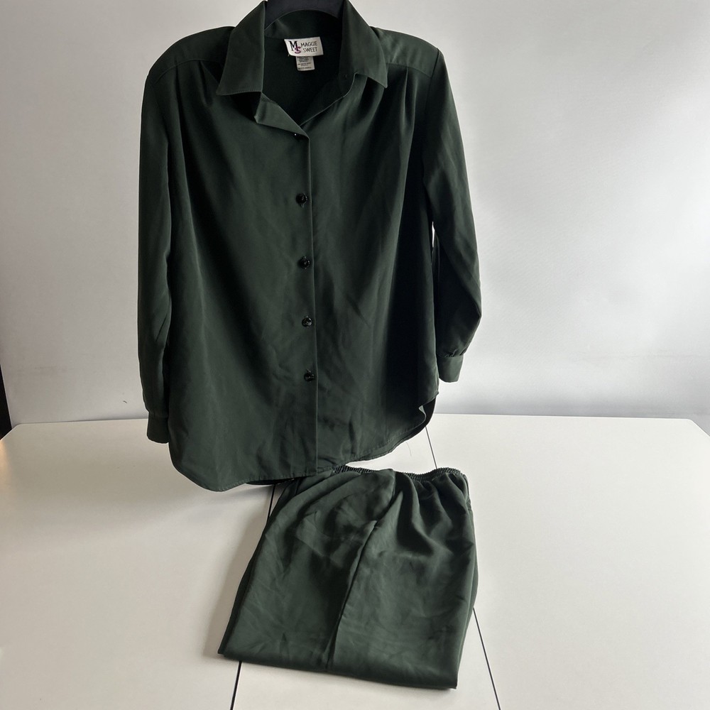 Maggie Sweet Women's Green 2 Pc Set. Size PS