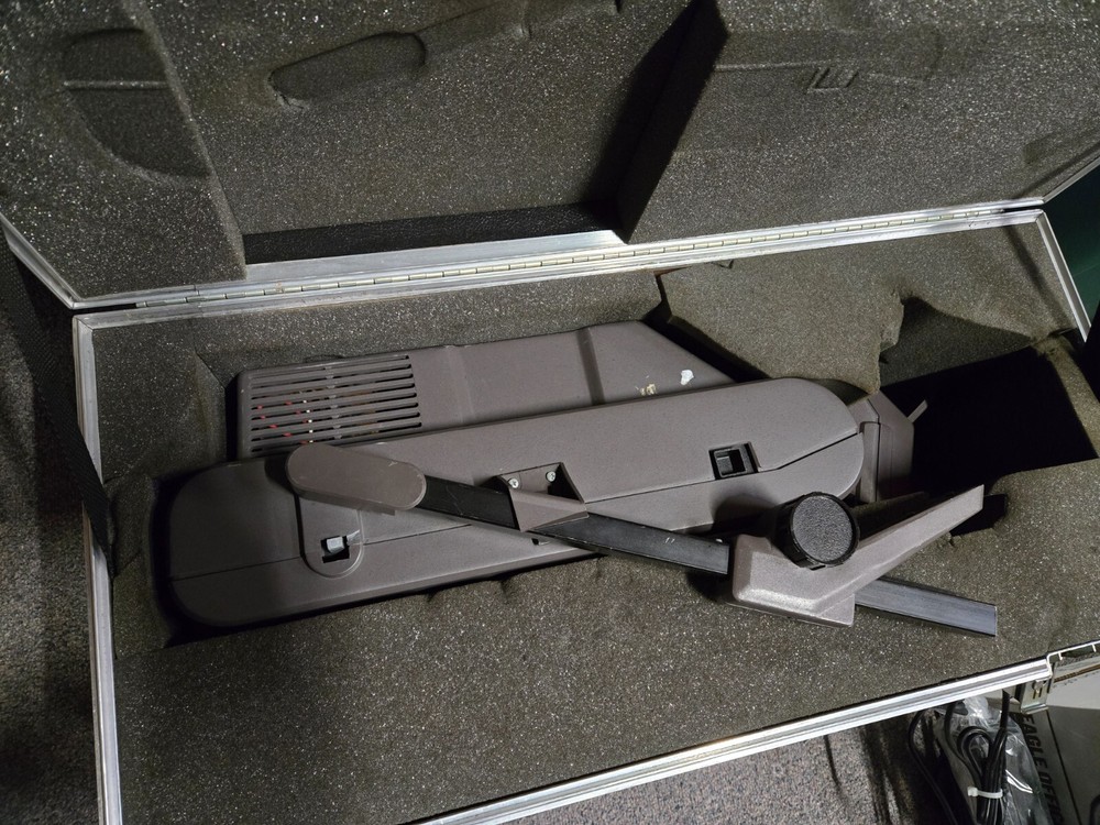 3M Overhead Projector Model 2100 4150 with Working Lamp + Hard Case
