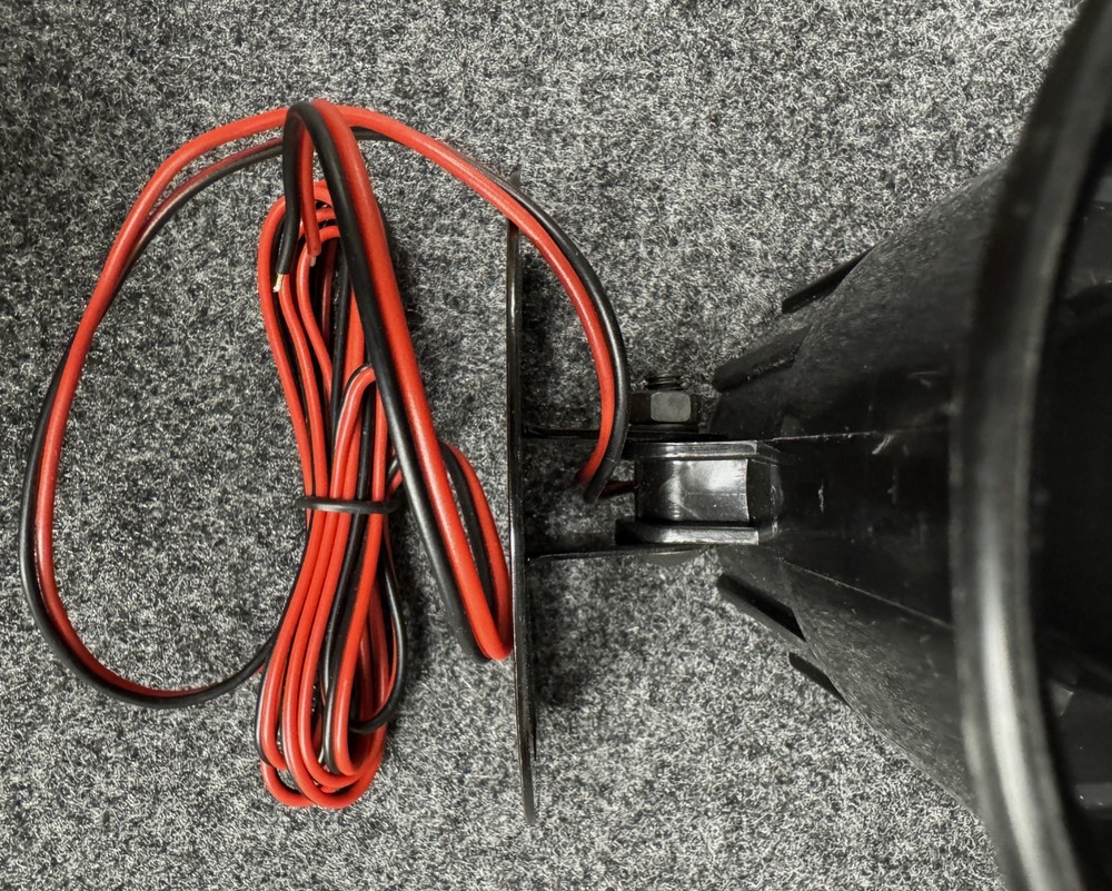 CODE ALARM SIREN NEW-OLD 25-32 YEARS OLD/AUTHENTIC AND ORIGINAL CODE/SUPER LOUD.