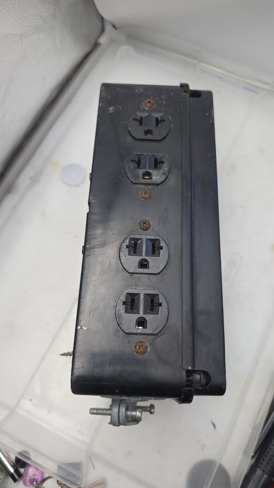 Titan Controls® Helios 8 Light-240V Lighting Controller with 120V Trigger Cables