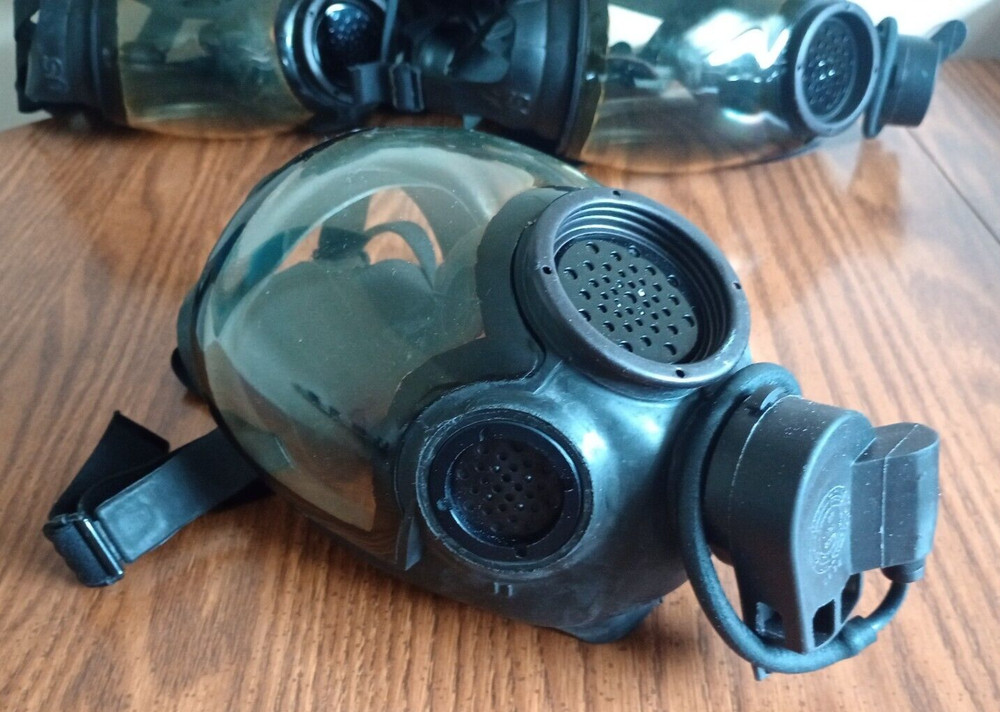 (ONE) MSA  Face Gas Mask Riot Control Size Medium  ( SURPLUS )