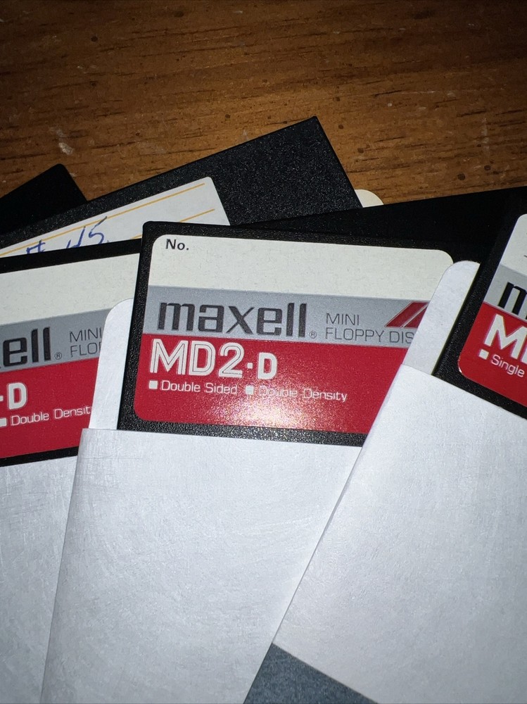 🍏 Five Assorted SS/DD 5.25 Floppy Disks Assorted And Labels