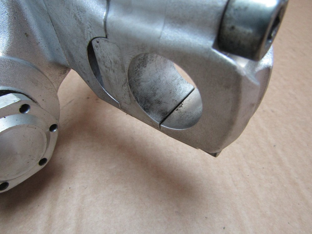 Triumph Tiger 800 2011 yoke set (14638)