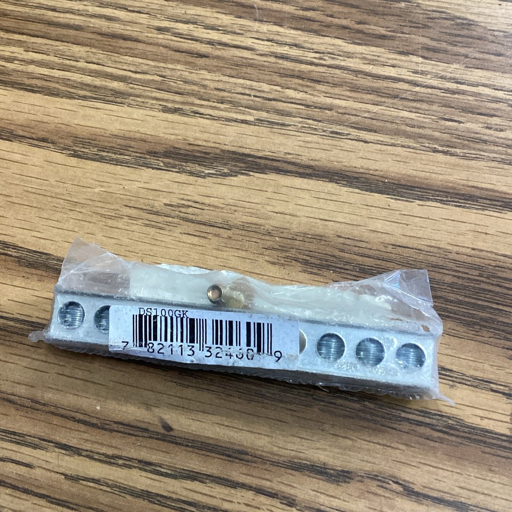 Eaton DS100GK Ground Lug Kit New