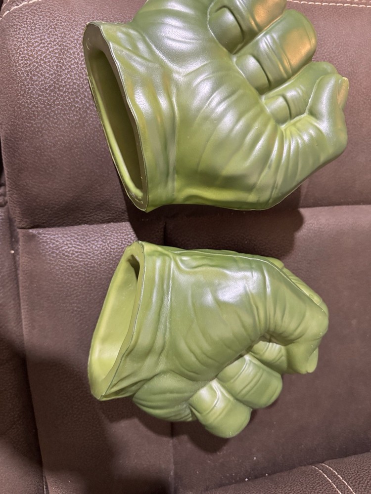 Marvel Incredible Hulk Punching Gloves
