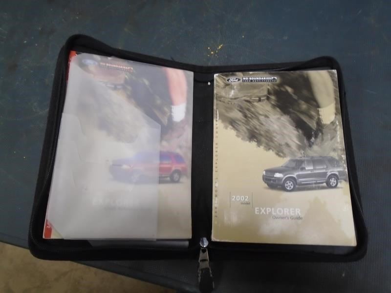 EXPLORER 2002 Owners Manual 1323096