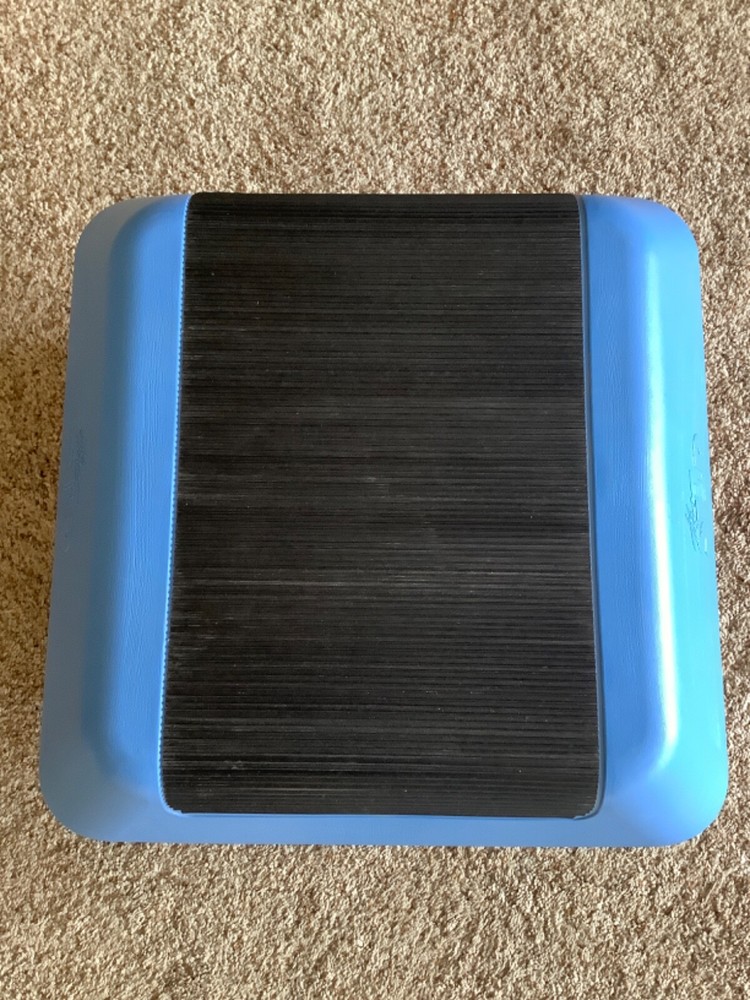 THE STEP Adjustable HIGH STEP 16”x 16” Aerobic PLATFORM w/4 Risers Home Workout