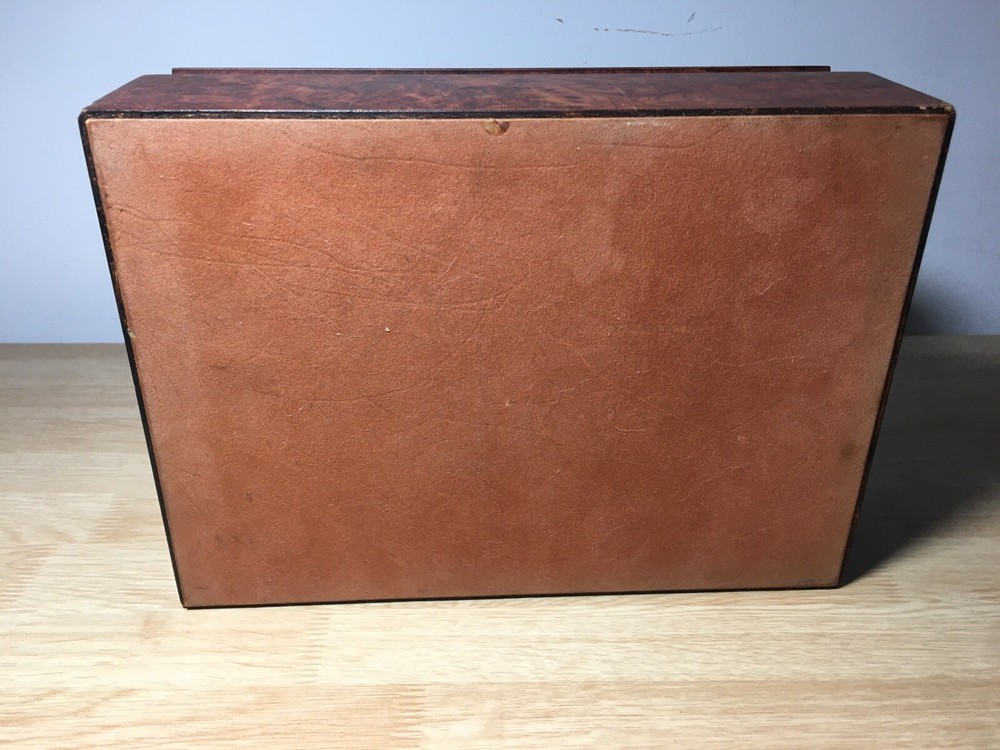 cigar humidor