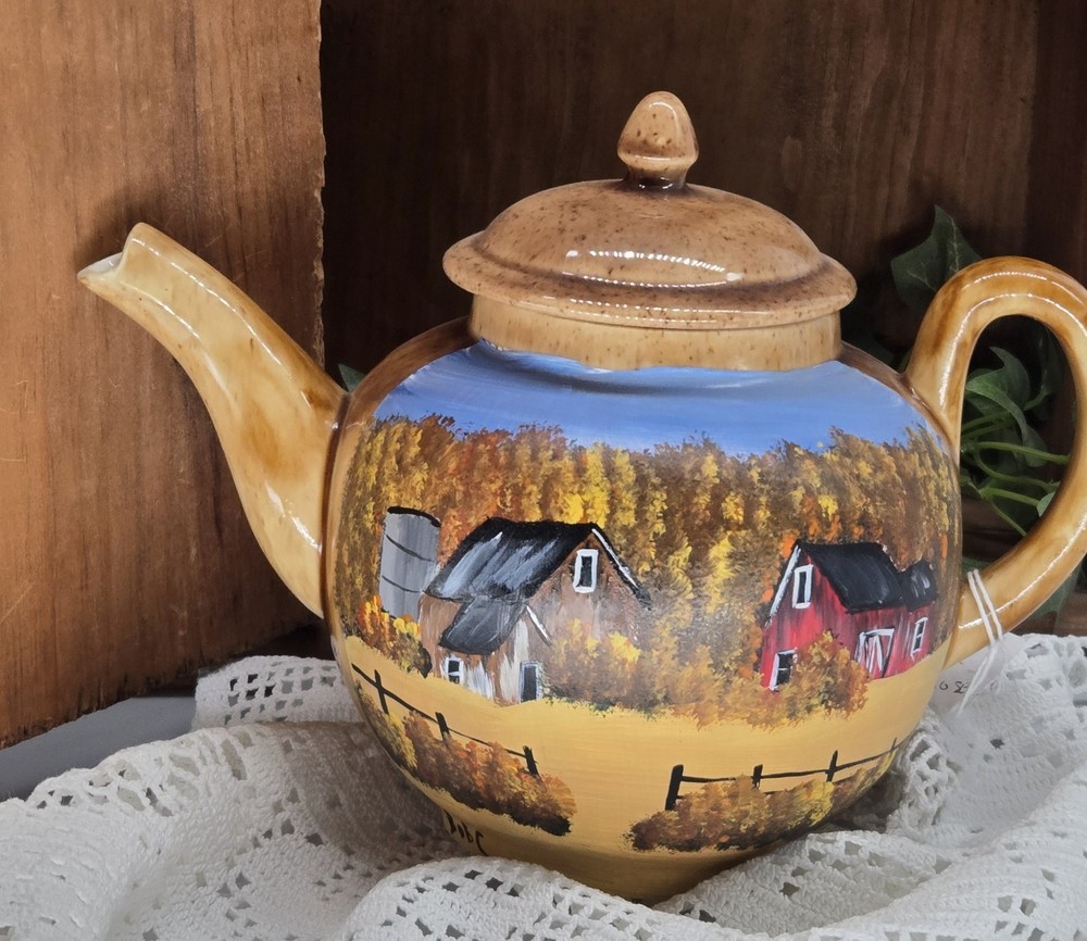 ceramic tea pot w/ fall barn (26083) hand painted