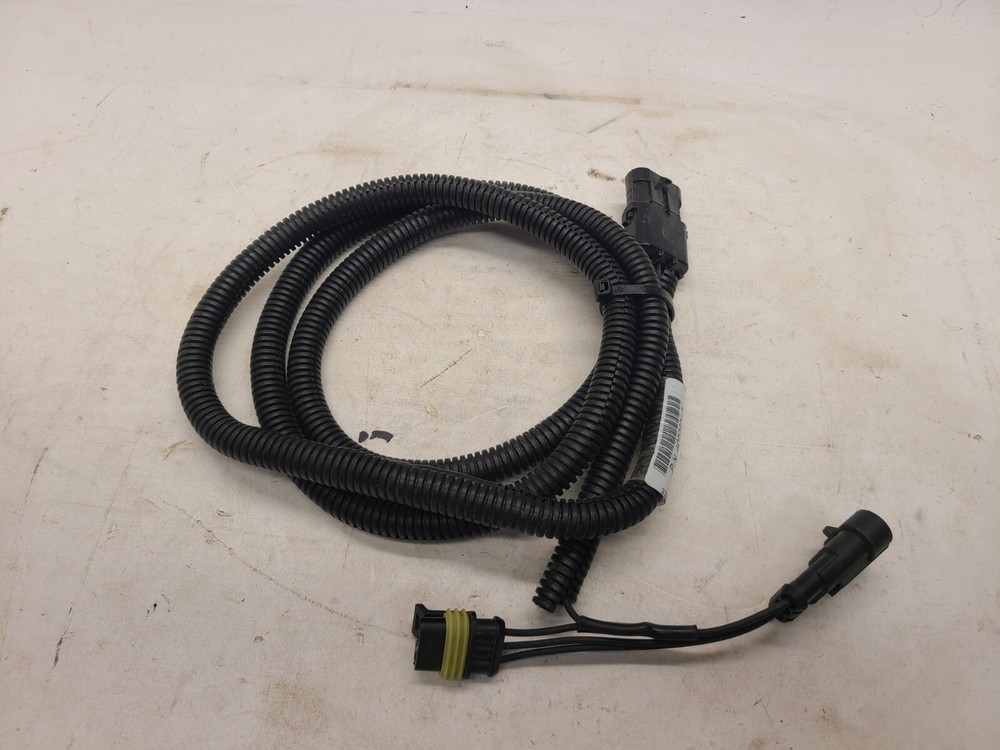 Ag Leader_4000621-5_Header Relay Tee Cable_5ft_Harness